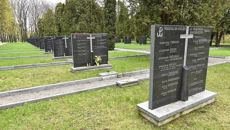 Na Cmentarzu Powstańców powstanie Izba Pamięci