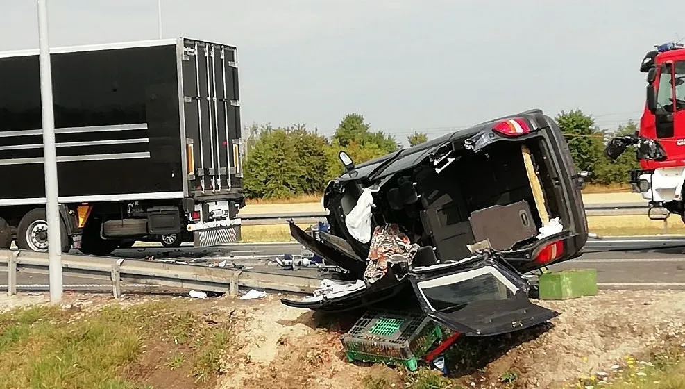 Śmiertelny wypadek na węźle Chechło II. Nie żyje 43-letni mężczyzna