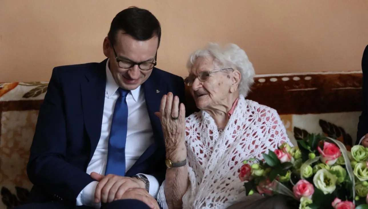 Premier Morawiecki odwiedził najstarszą Polkę. Pani Tekla Juniewicz ma... 113 lat  