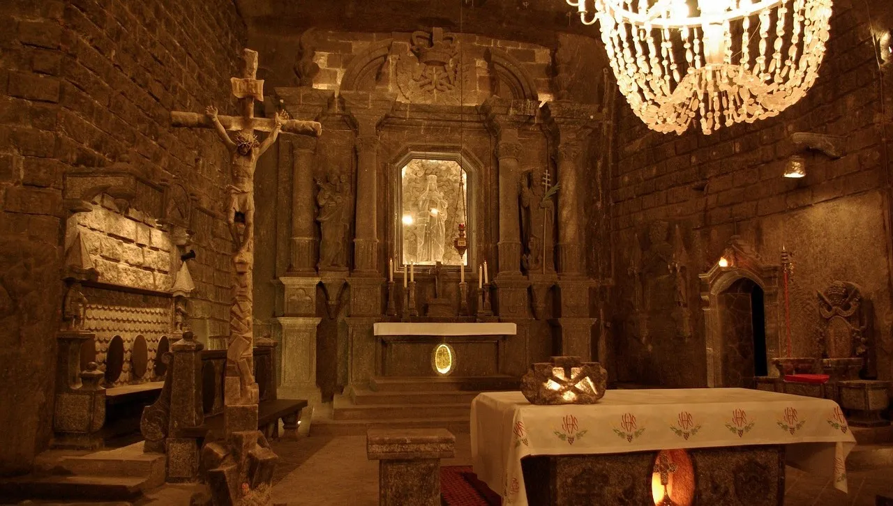 Kopalnia soli w Wieliczce - największa atrakcja turystyczna Polski