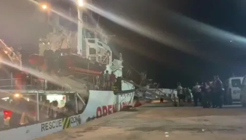 Po 19 dniach migranci zeszli ze statku