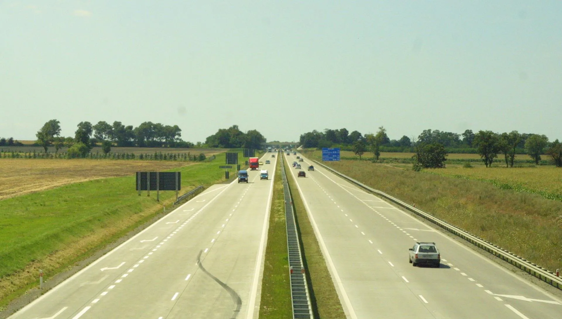 Ciężarówka blokuje ruch na A4