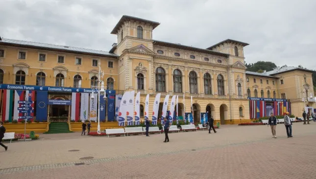 Podziemne tunele, indukcyjne samochody, kolej wielkich prędkości – to przyszłość komunikacji w Europie?