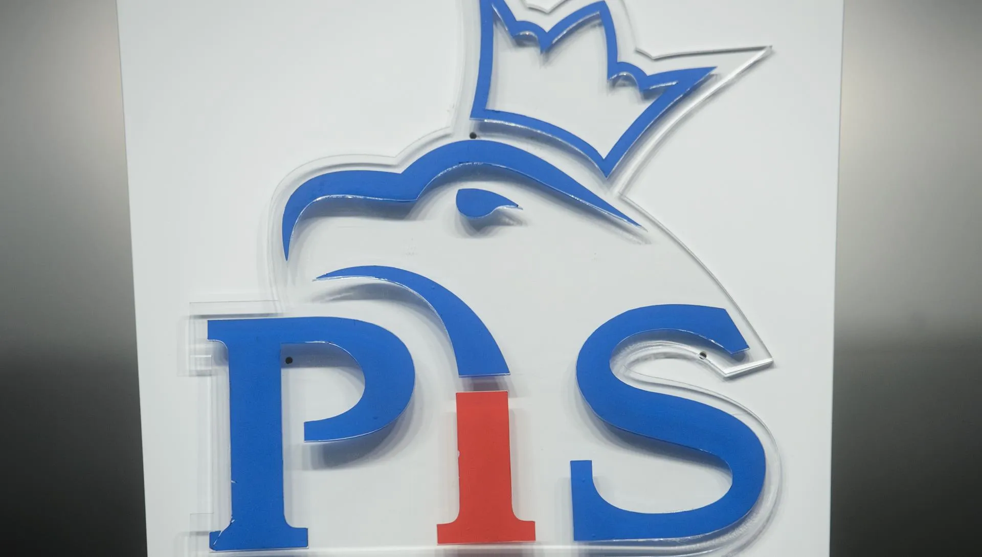 "Hejt" władzy prawie nie zaszkodził