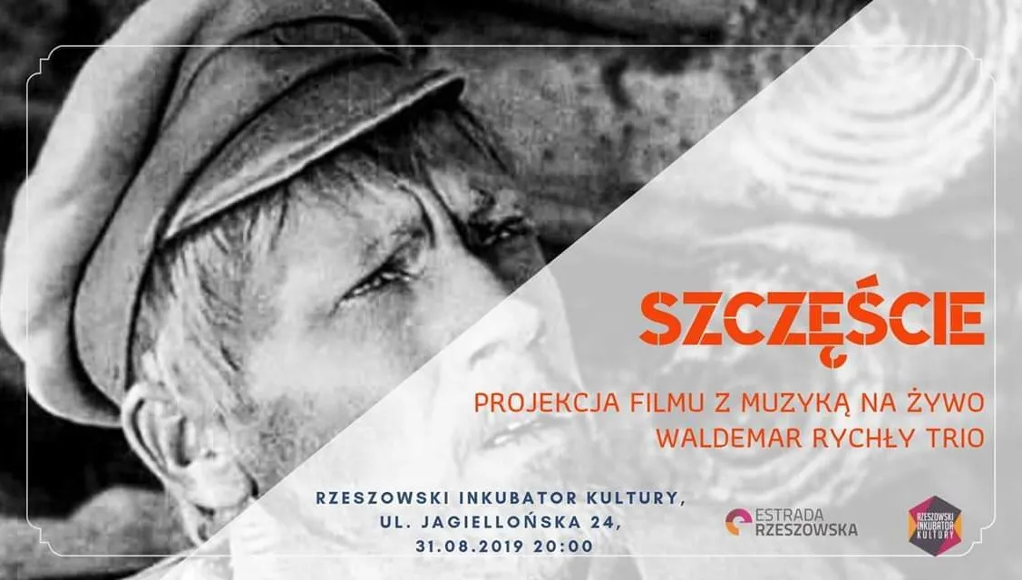 Projekcja niemego antybolszewickiego filmu. Z muzyką na żywo