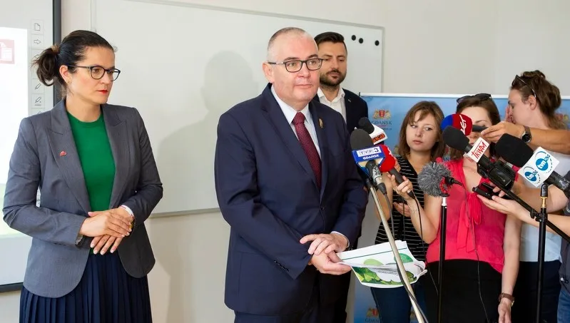 Dulkiewicz straszy nowym rokiem szkolnym