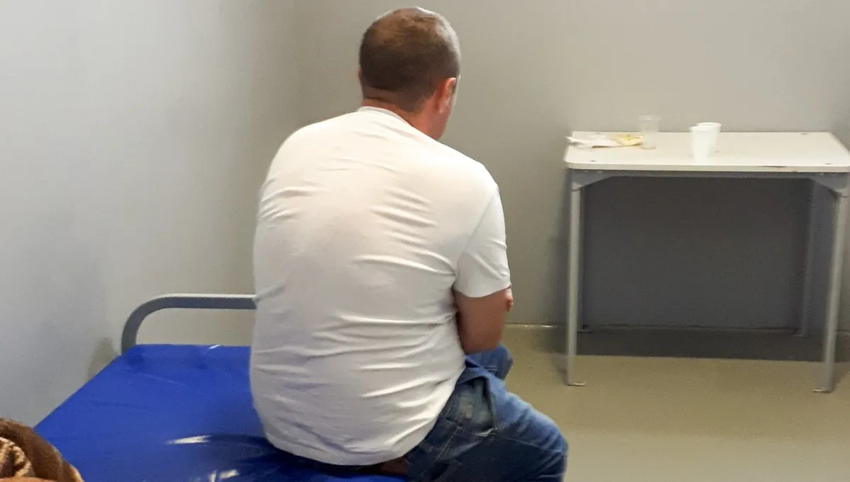 Nie chciał zapłacić za kurs, wskoczył na dach taksówki