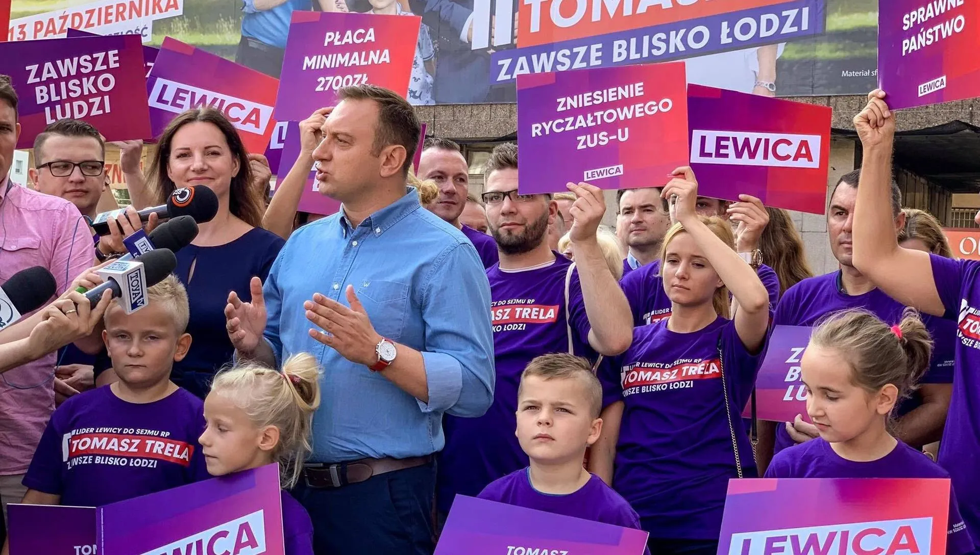 "Zawsze blisko ludzi". Pod takim hasłem agituje lider Czerwonych