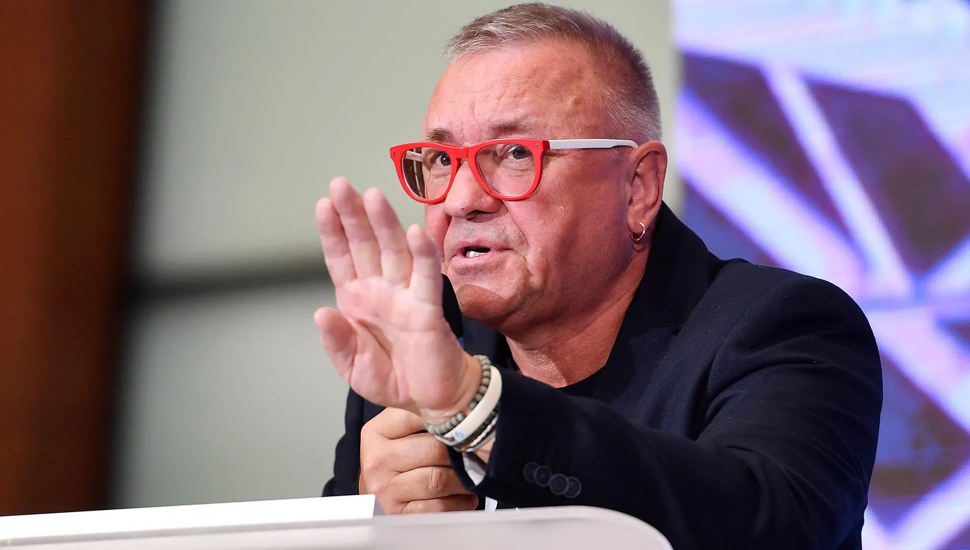 Owsiak wyznaje: Jestem kontuzjogenny koleś. WOŚP i TVN razem "poharatają w gałę"