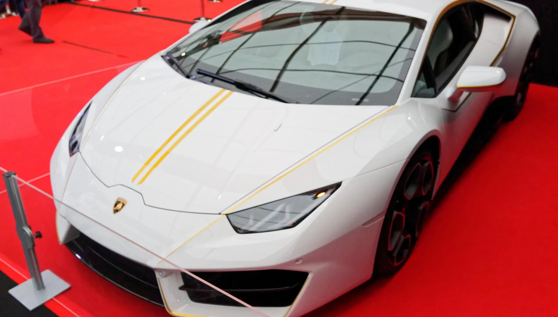 Papieskie lamborghini sprzedane. Kupcem - obywatel Czech