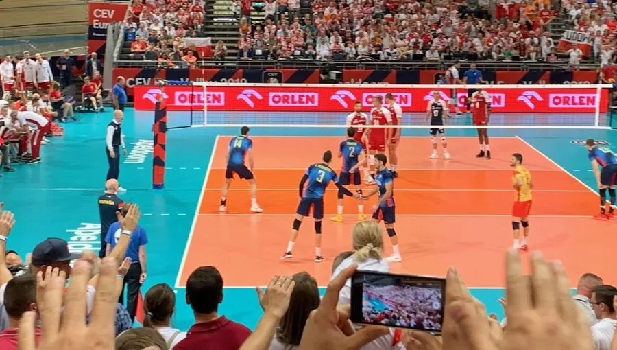 Polacy pokonali Hiszpanów 3:0! O awans do "czwórki" biało-czerwoni zagrają z Niemcami