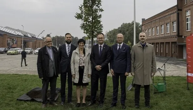 Fundusze norweskie - posadzono pamiątkowe drzewo