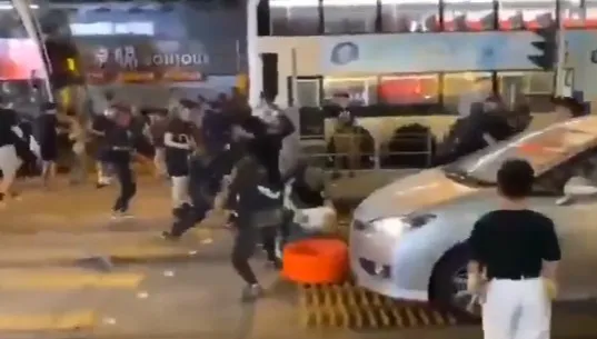 Hongkong: postrzelono 14-latka