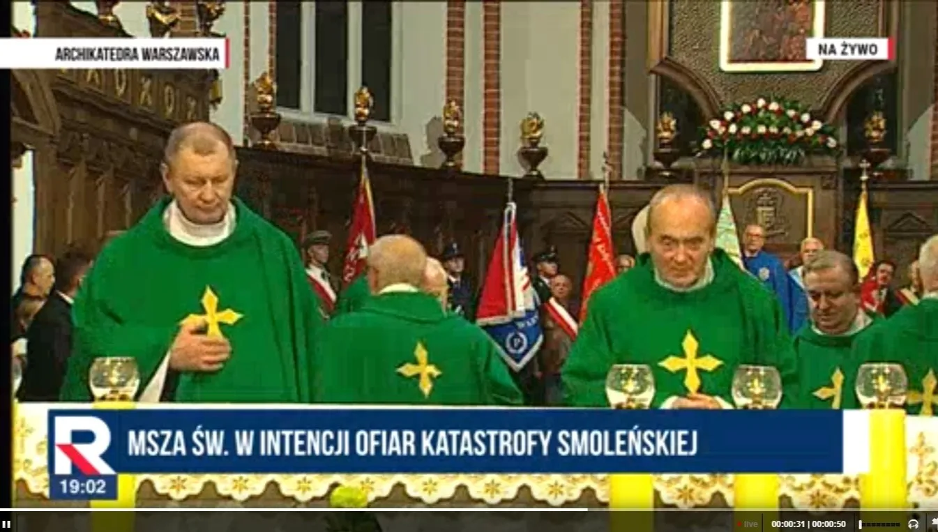 Rozpoczęła się msza w intencji ofiar katastrofy smoleńskiej