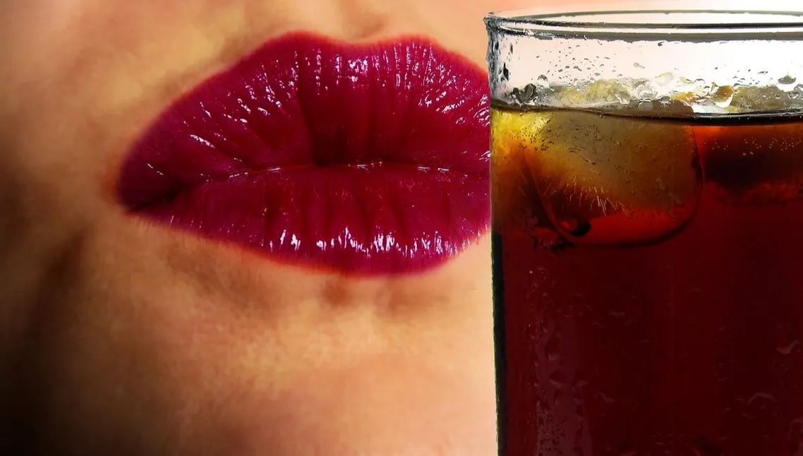Węgrzy postawili na swoim! Coca-Cola ukarana grzywną za kampanię dotyczącą homoseksualizmu
