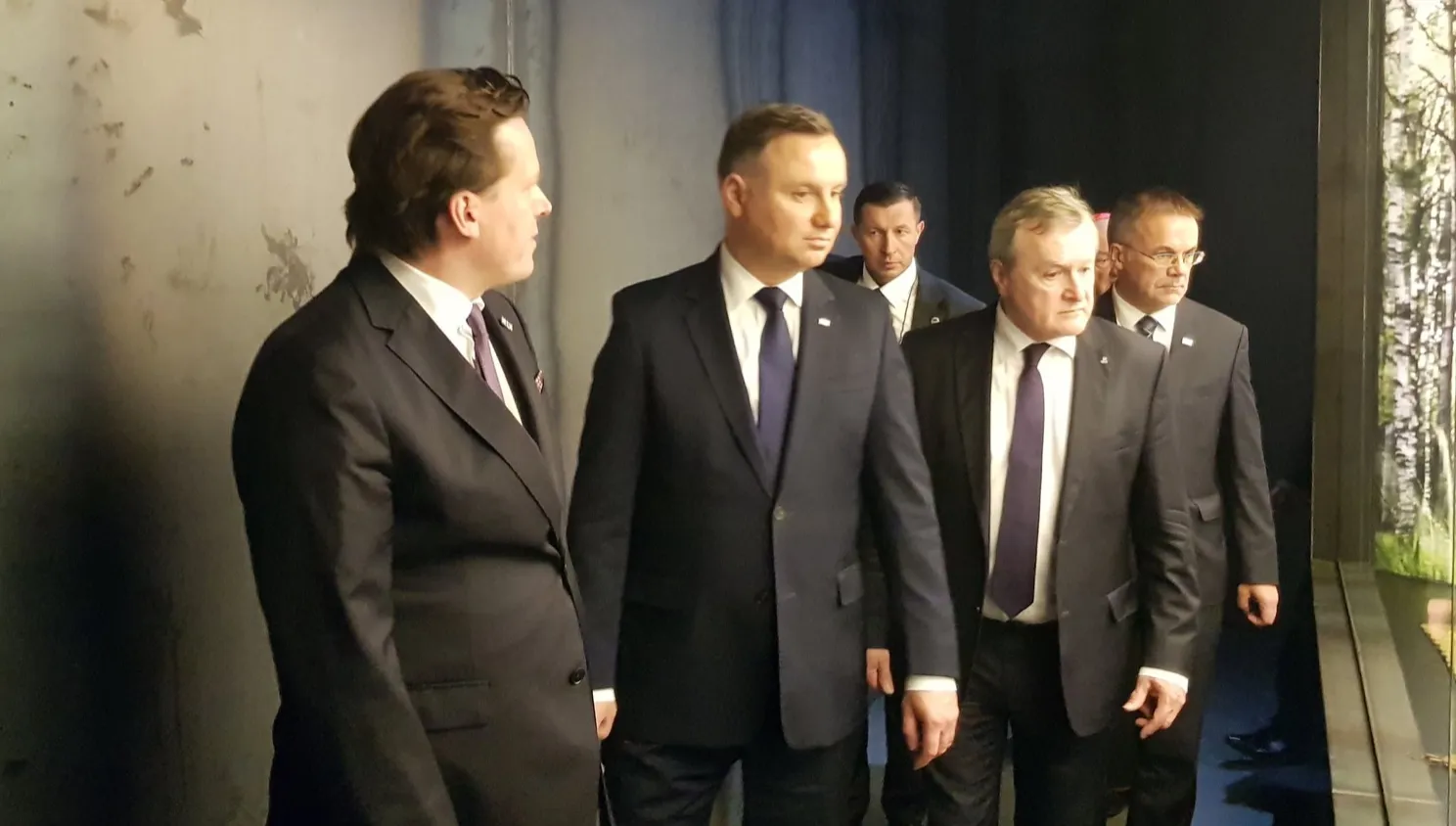Prezydent Duda i minister Gliński w Muzeum JP II i prym. Wyszyńskiego.  "Dzięki nim przetrwaliśmy"