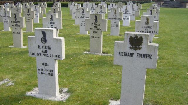 Polski cmentarz wojskowy w Bredzie