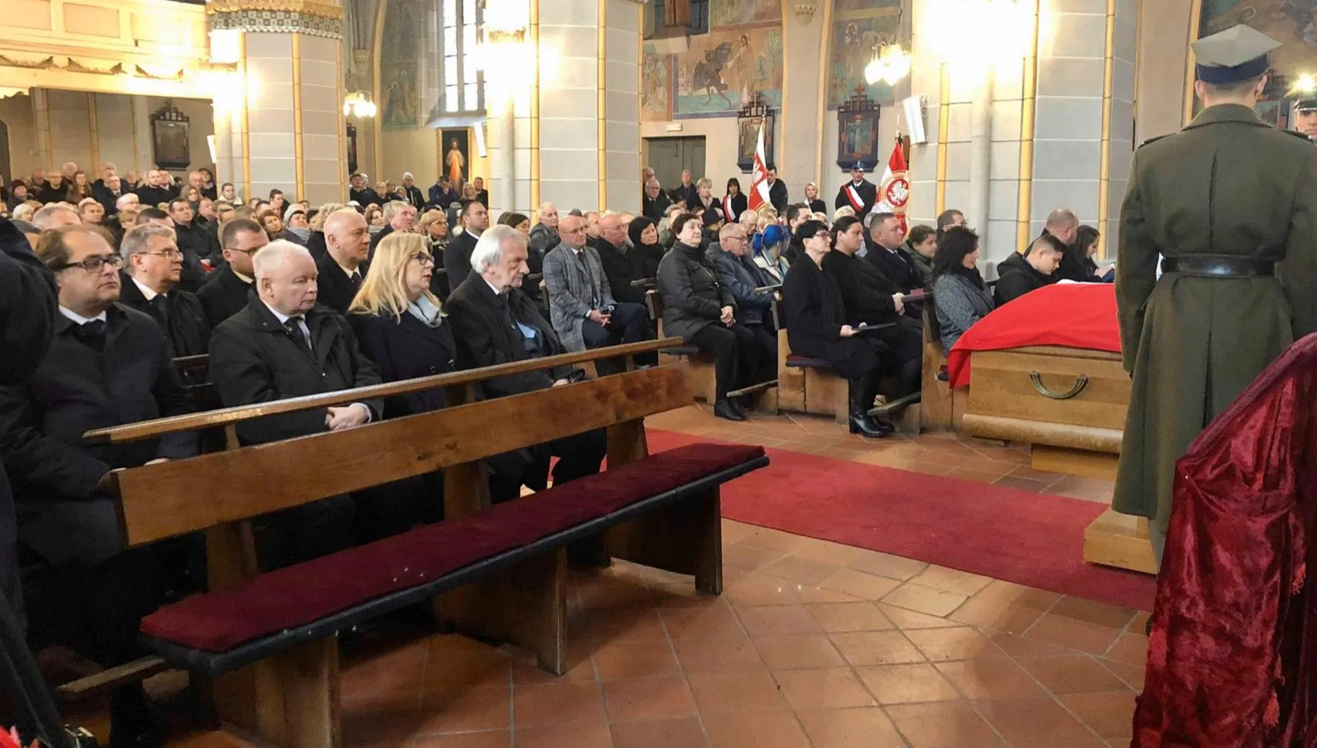Stefan Strzałkowski spoczął na cmentarzu w Pękaninie. "Odszedł człowiek wielkiej wiary"
