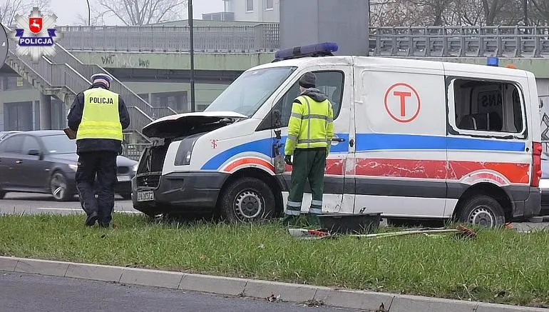 Kierowca prywatnej karetki bez uprawnień