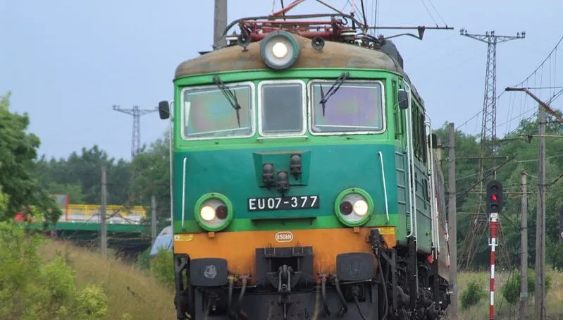 Goleniów: zderzenie pociągu z samochodem