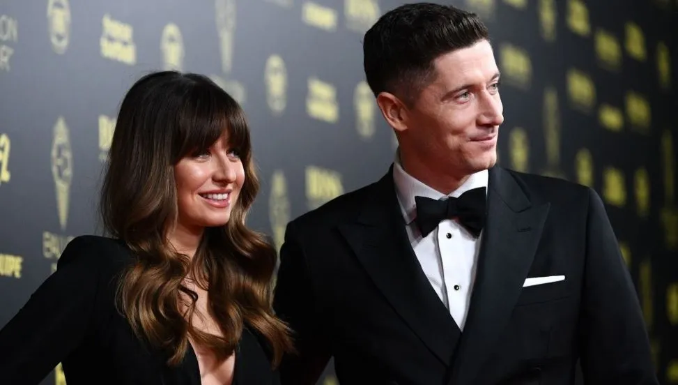 Piękni Lewandowscy na gali "France Football". Anna i Robert błyszczą na czerwonym dywanie