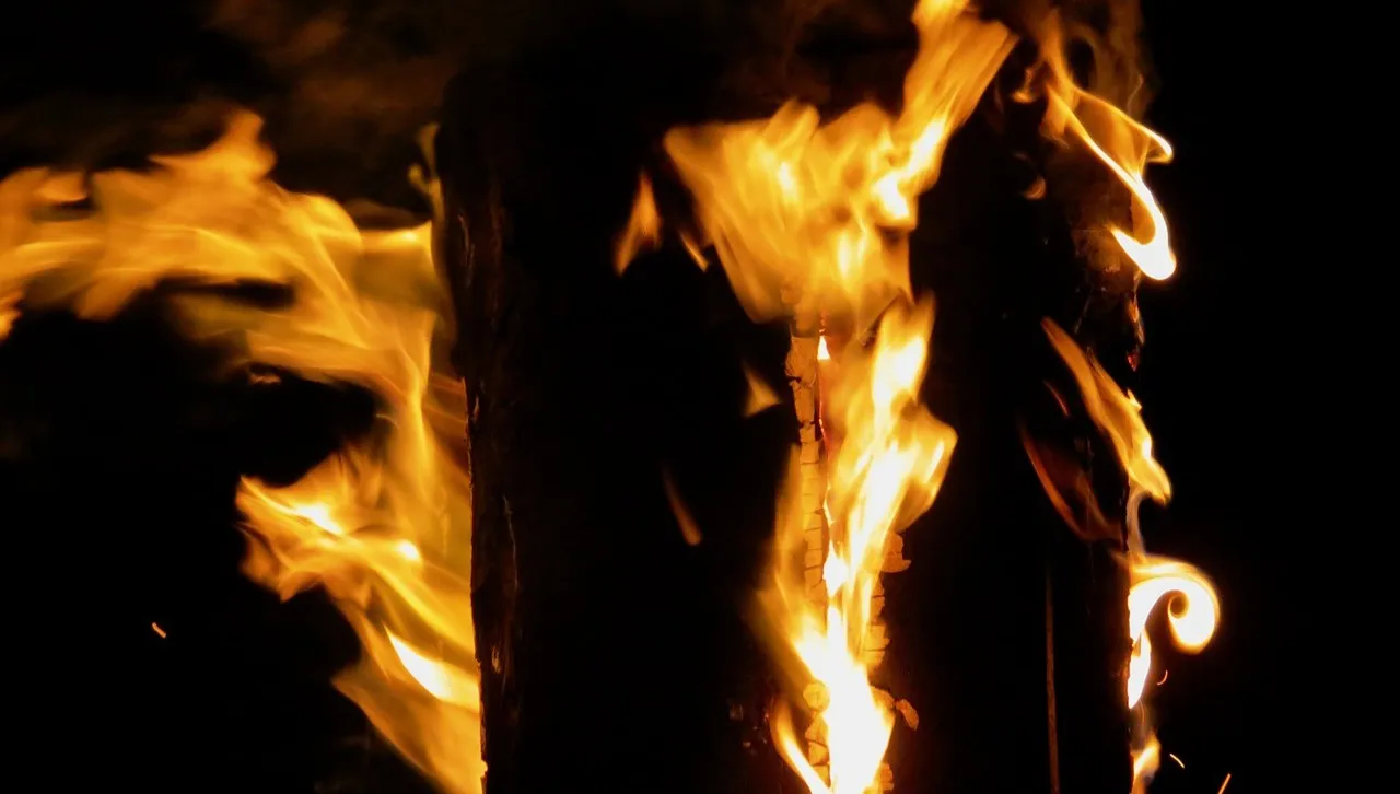 75-latek zmarł w wyniku pożaru domu