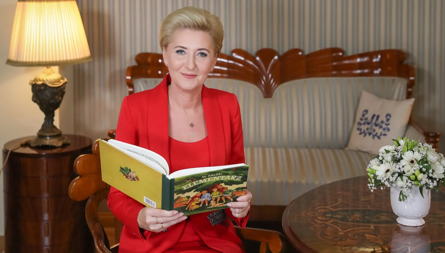 Wspólne czytanie Elementarza prof. Falskiego z honorowym patronatem Pierwszej Damy