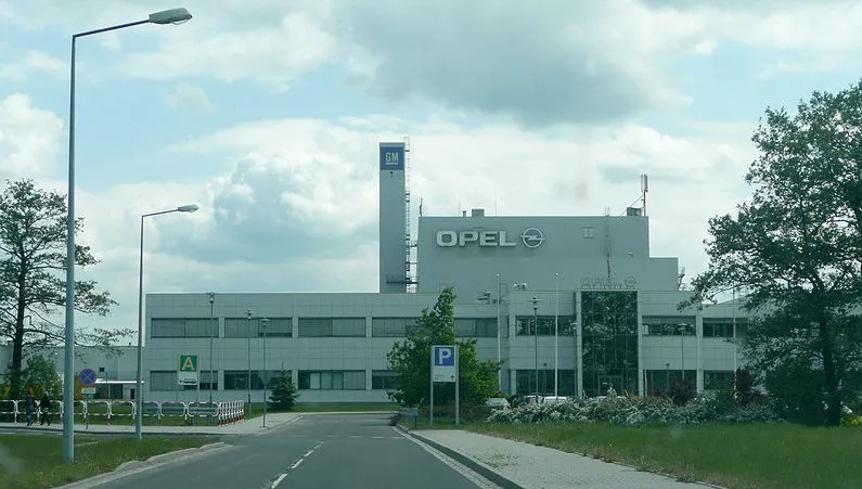 Spór w polskiej fabryce Opla? Firma uspokaja