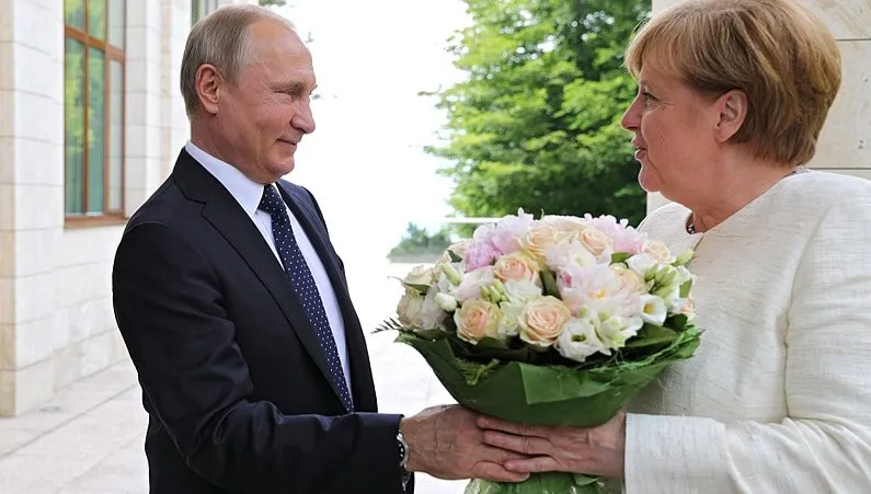Putin i Merkel omówili Nord Stream 2