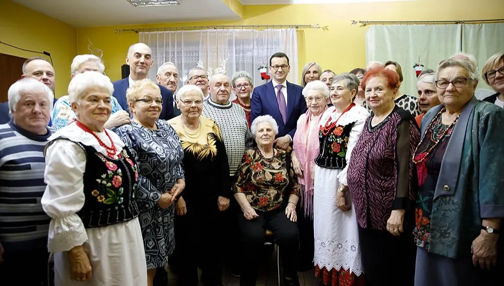 Premier: Cieszę się, kiedy mogę spędzić czas z seniorami