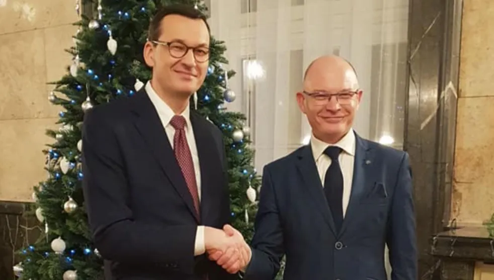 Premier Morawiecki udał się do śląskiego Urzędu Wojewódzkiego na spotkanie opłatkowe