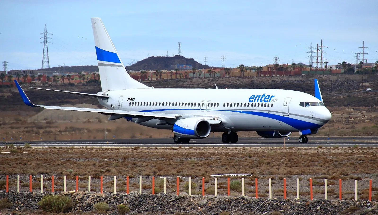 Samolot linii Enter Air lądował zaraz po starcie. Pojawiła się informacja o możliwej usterce