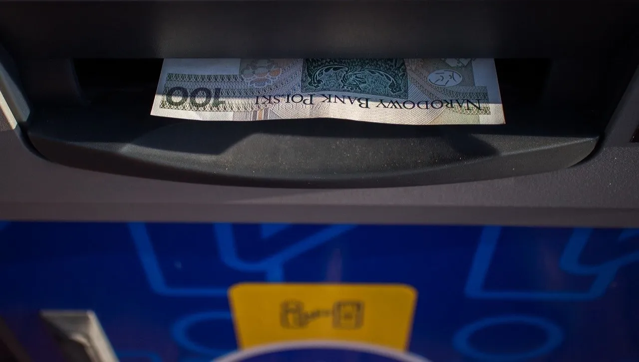 Z bankomatów wypłacono 91 mld zł
