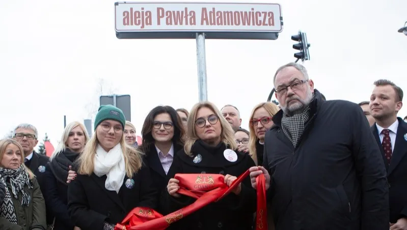 Aleja Adamowicza otwarta. Patetyczne słowa o "wizjonerze"