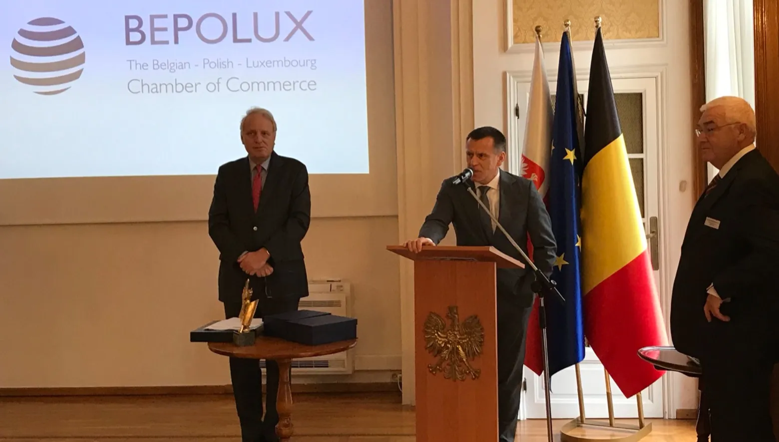 "Orzeł Ekonomii" dla firmy POC Partners. Nagrodę wręczył polski ambasador w Belgii