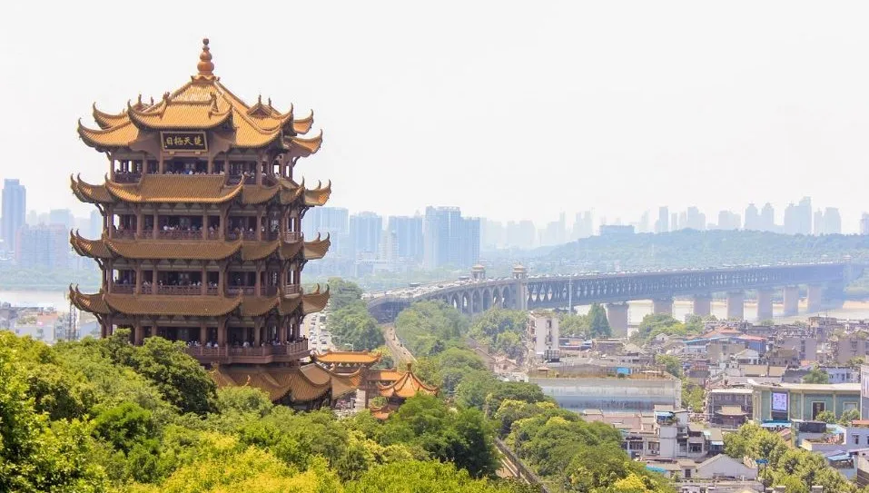 MSZ odradza podróże do prowincji Hubei