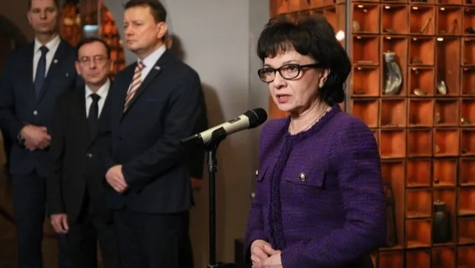"Polskie serce pękło". Marszałek Sejmu ogłasza konkurs