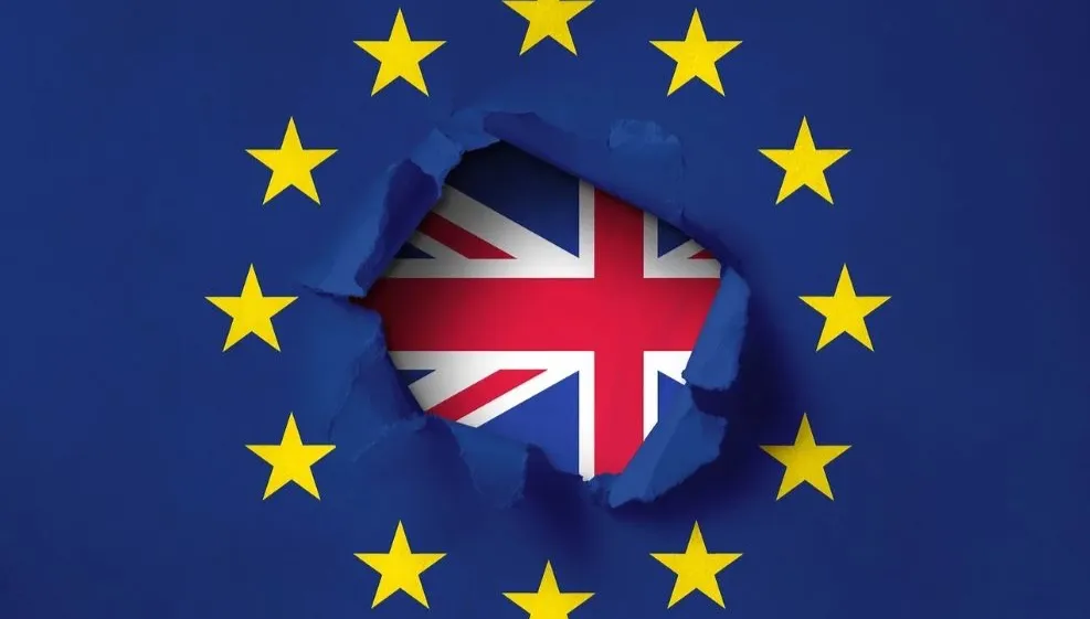 Brexit staje się faktem. "Smutno nam, ale szanujemy decyzję Brytyjczyków"
