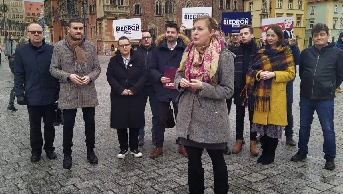 Czerwoni wychwalali Biedronia we Wrocławiu: "jedyny postępowy"