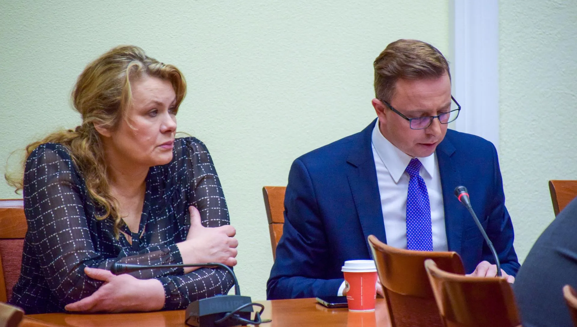 Joński zamiast "komandosów" chce... pomagać uchodźcom