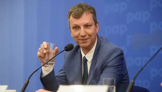 Kuriozalne tłumaczenia ws. debaty o Polsce. Halicki twierdzi, że nie o tym będą dyskutować
