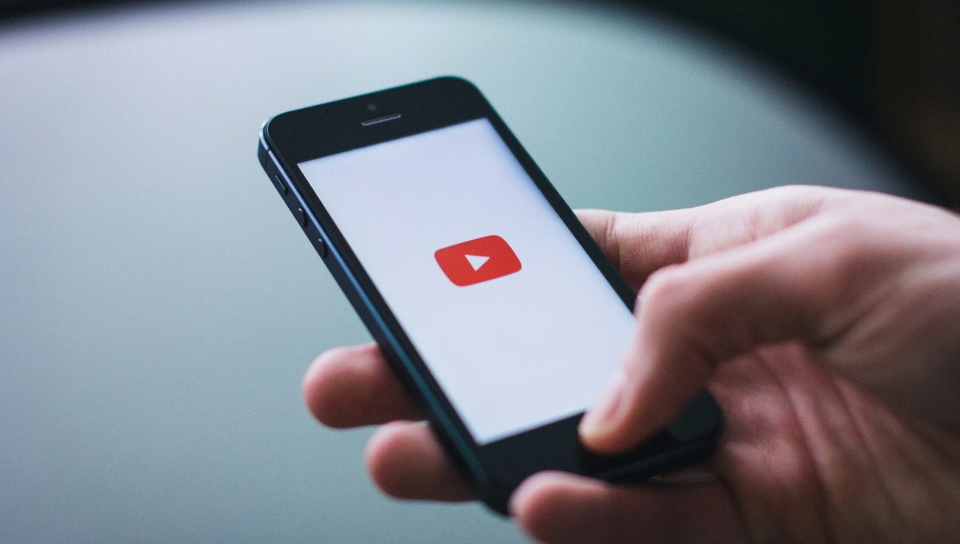 Popularni youtuberzy mogą mieć kłopoty? Naczelna Izba Aptekarska domaga się usunięcia filmu 
