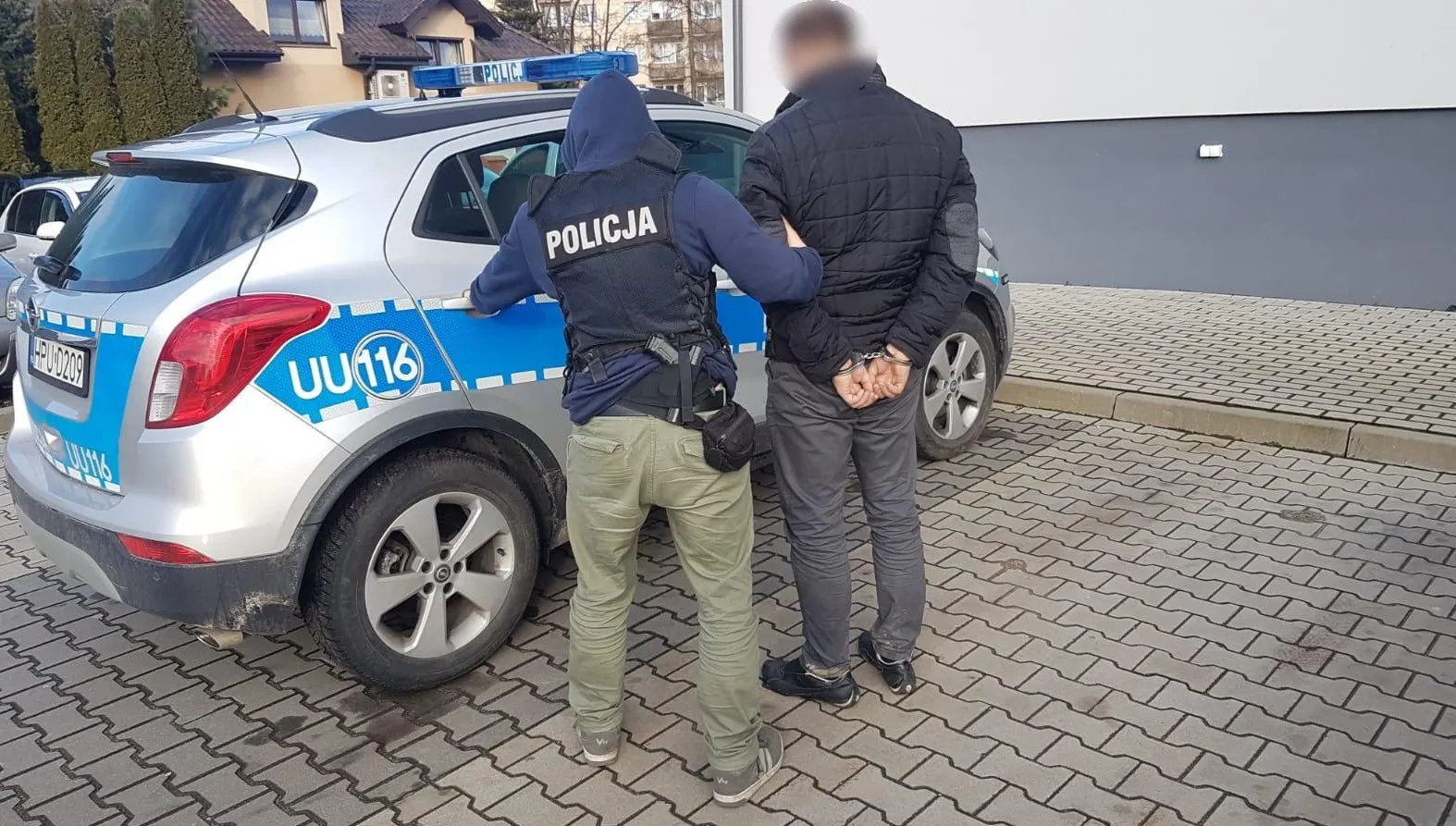 Pijany ukradł koparkę. Jechał do szwagra