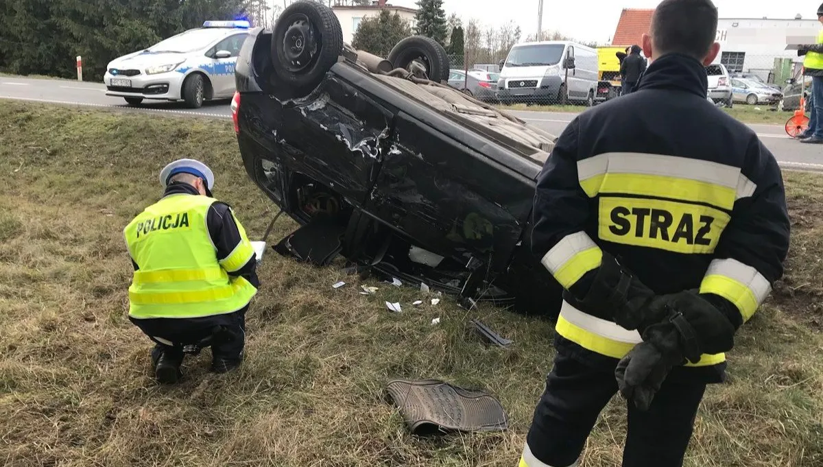 Motocyklista ranny po czołowym zderzeniu z autem