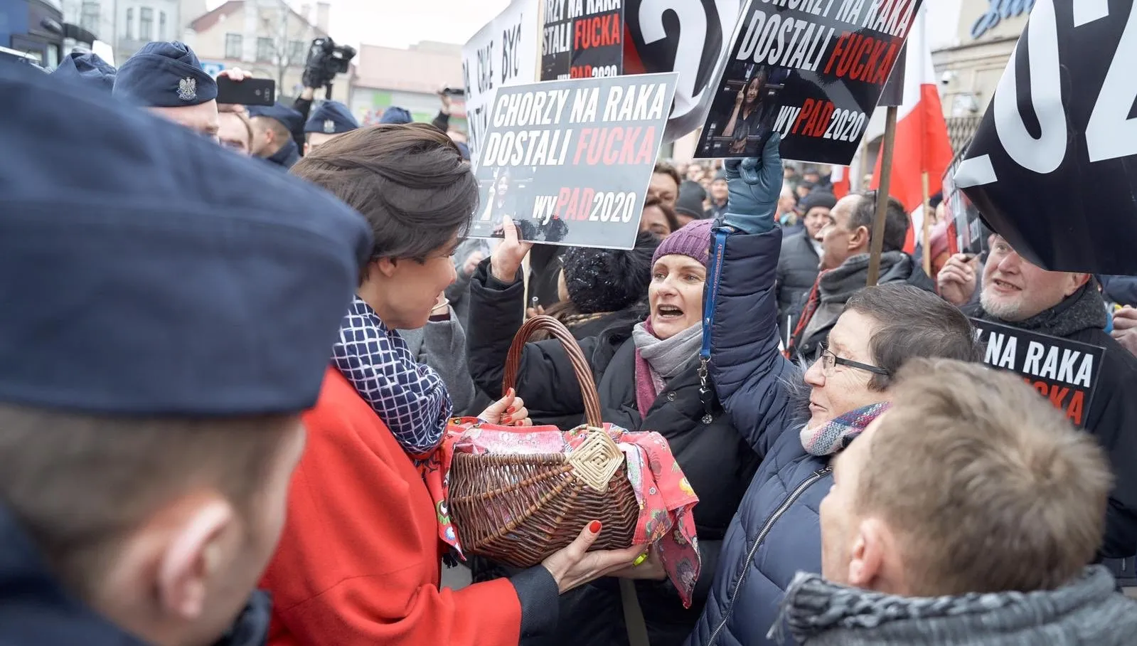 Turczynowicz-Kieryłło: czasem warto wyciągnąć do drugiego rękę