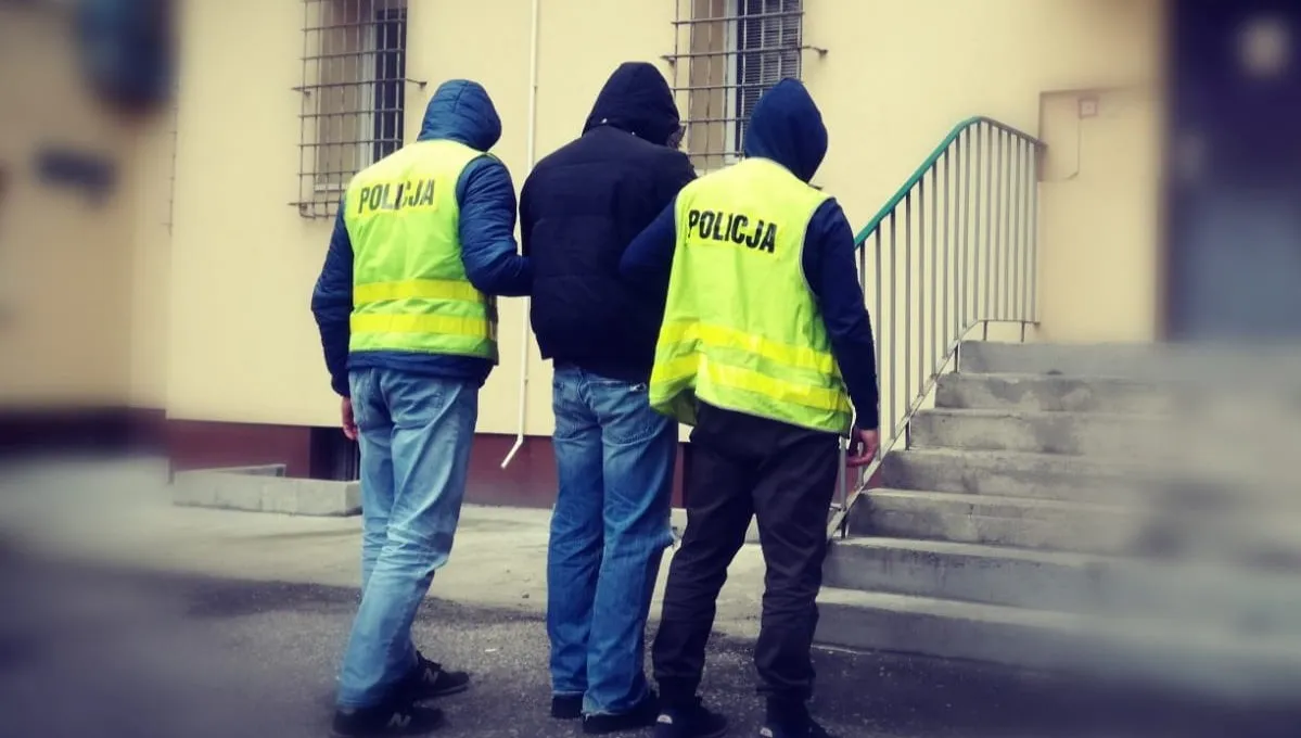 Narkotyki i substancja wybuchowa. Mężczyzna w rękach policji