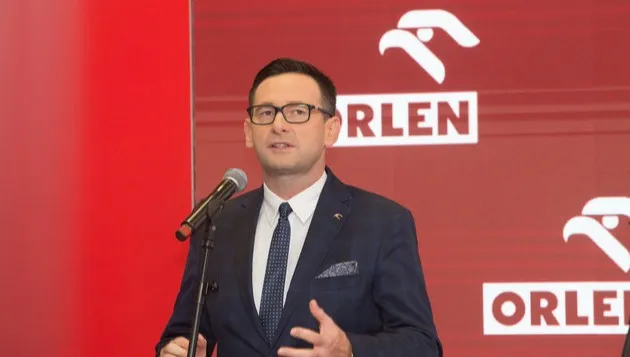 "Wyborcza" obwinia Obajtka za to, że akcje Orlenu stały się tańsze. Gazeta pominęła wiele istotnych faktów