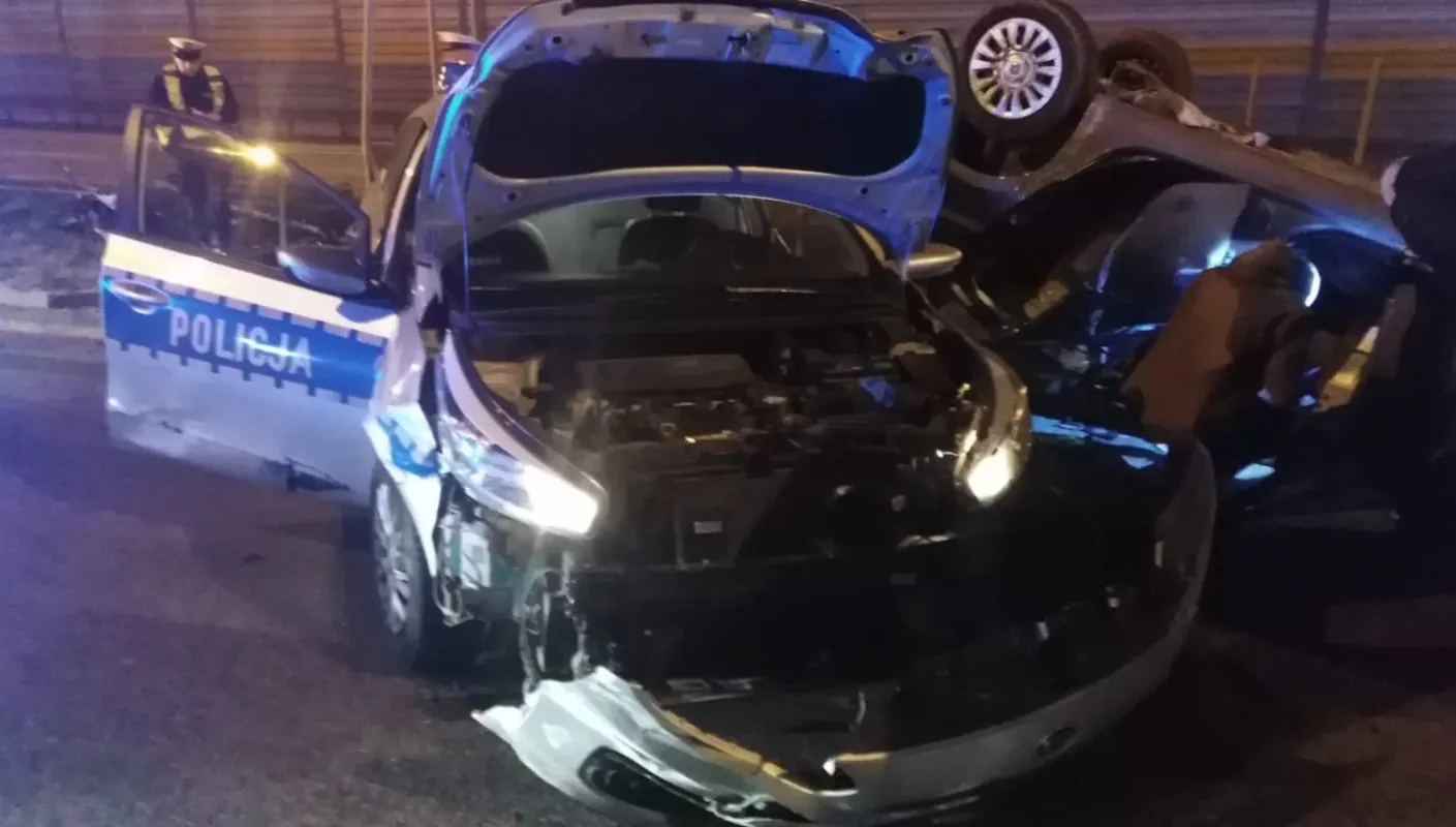 Uciekali autostradą przed policją. Wiemy, kim są