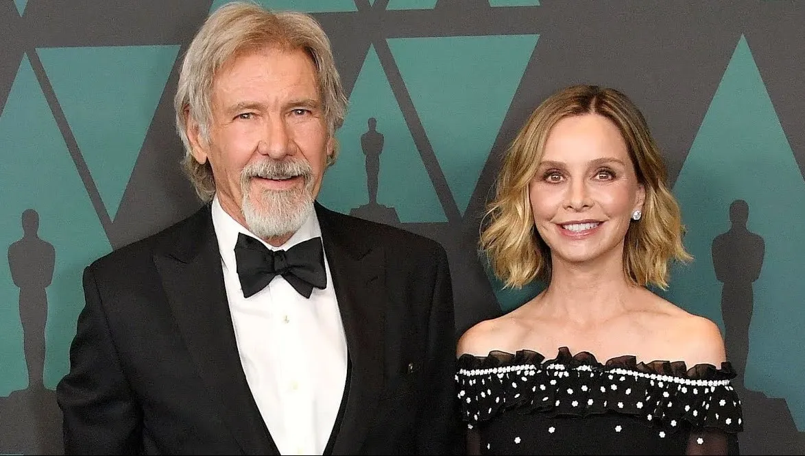 Recepta na udane małżeństwo? "Nie gadaj, przytakuj" - żartuje Harrison Ford