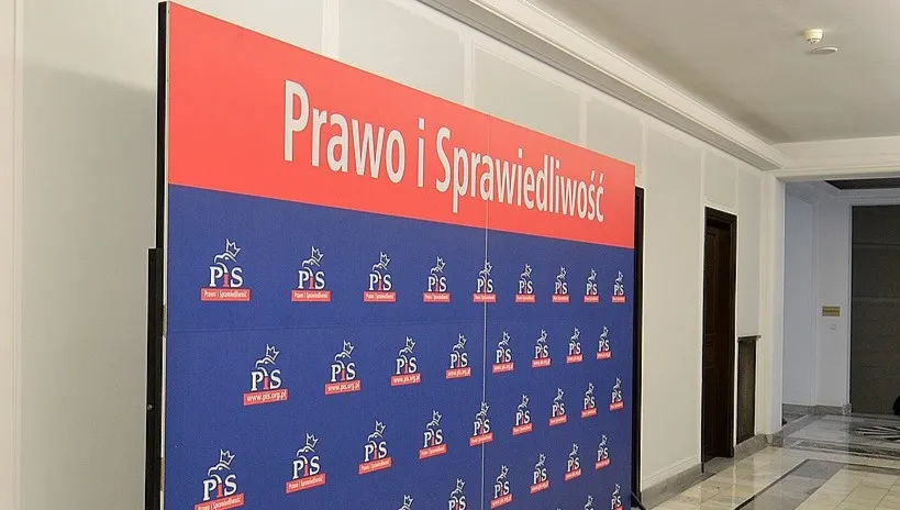 Radny usunięty z PiS